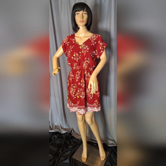 NWT/Pink Rose Spicy Red Floral mini dress/size Small/ - Picture 1 of 14